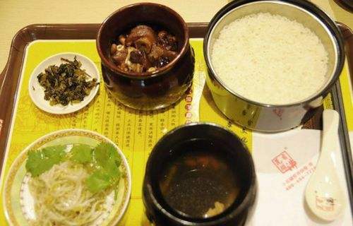 烂大街的瓦罐快餐目前还赚钱吗,看日赚1千的他是怎么说的?