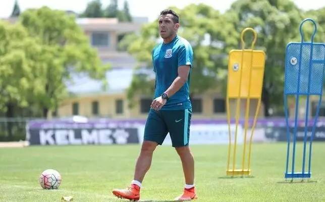 申花登巴巴断腿事件,上海申花登巴巴骨折休息了多久