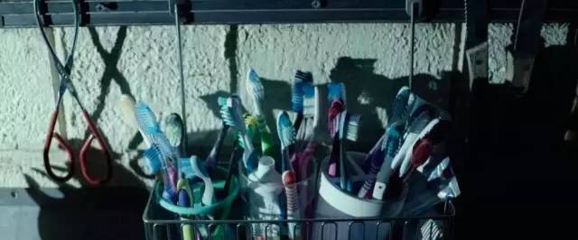 根据真实事件改编，24重人格大叔绑架少女案