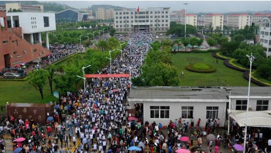 高考,让一个镇淘宝代购赚疯了!