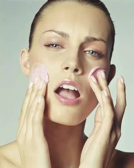 家里的瓶瓶罐罐怎么利用,家里闲置瓶瓶罐罐怎么处理