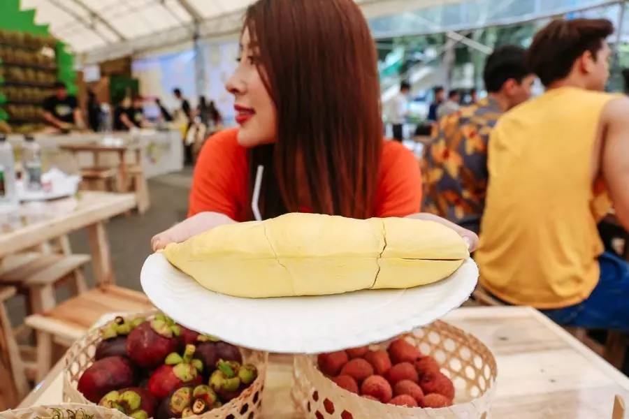 泰国吃榴莲自助餐视频,第一次吃泰国料理