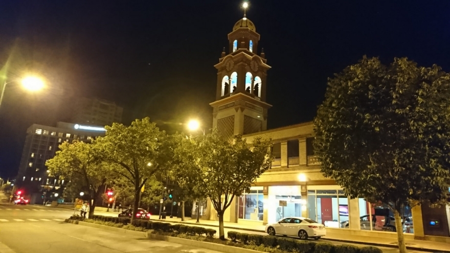 索尼xperia1iii对比三星s21u,小内存