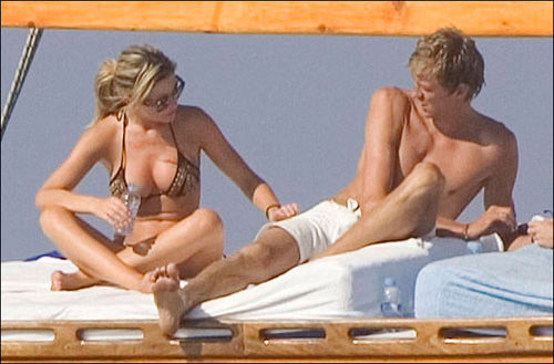 英格兰前锋女友,克劳奇女友