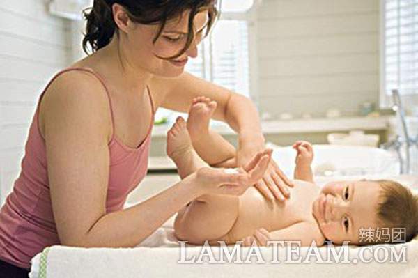 她使用某爽身粉几十年患卵巢癌去世，其实有种爽身粉更有效还安全