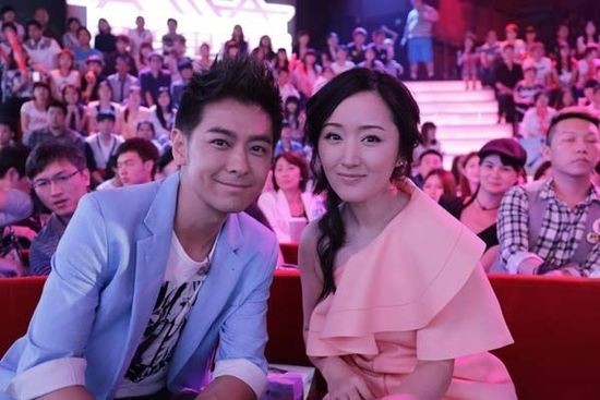 杨钰莹林志颖,47岁杨钰莹晒照超美超年轻