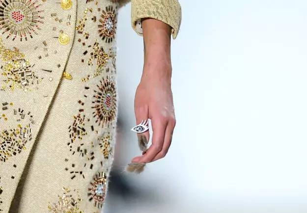 琥珀指彩才是流行啊,皮草FU滚驴子去