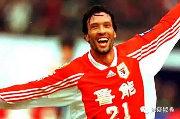 双冠王巅峰之战,桑特拉奇双冠王