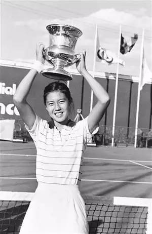 亚洲第一人李娜,叛逃出国第一人