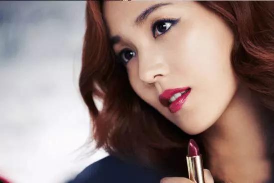 鼻子垫的太往上了,鼻子垫得不高是不是不容易歪