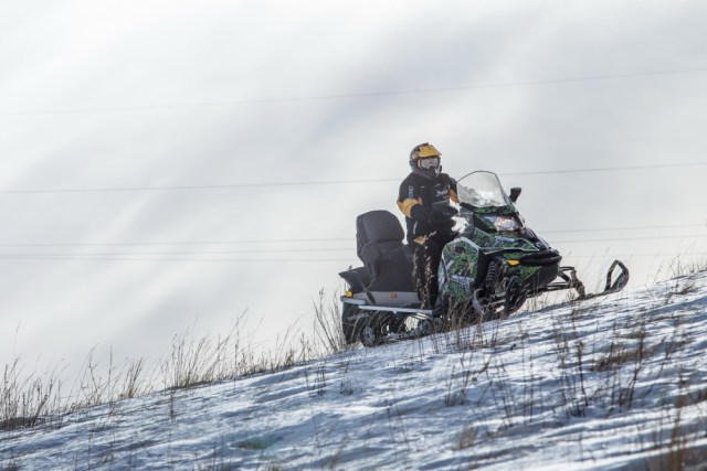 路虎揽胜运动版越野性能测试,2022款路虎揽胜运动深度测评