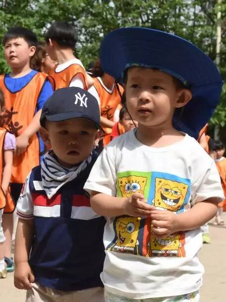 六一到了小孩子们都去哪玩了,六一到小朋友们齐欢笑