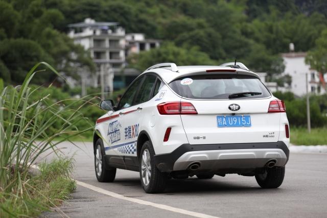 试驾奔腾x80,动力强劲测评