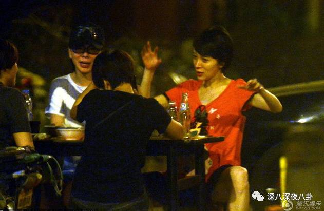 作为博纳的老板娘，开火锅店半个娱乐圈都来捧场，就问厉害不