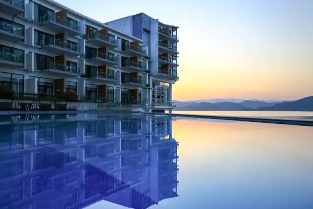 初夏阳光下太平湖沐心酒店风景,太平湖旅游攻略酒店