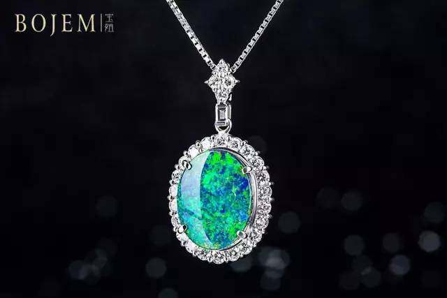 南红手串多年后有变化,南红手串跌价严重吗