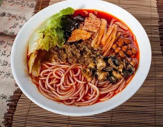 柳州高铁站柳州螺蛳粉,柳州高铁站最近的螺蛳粉