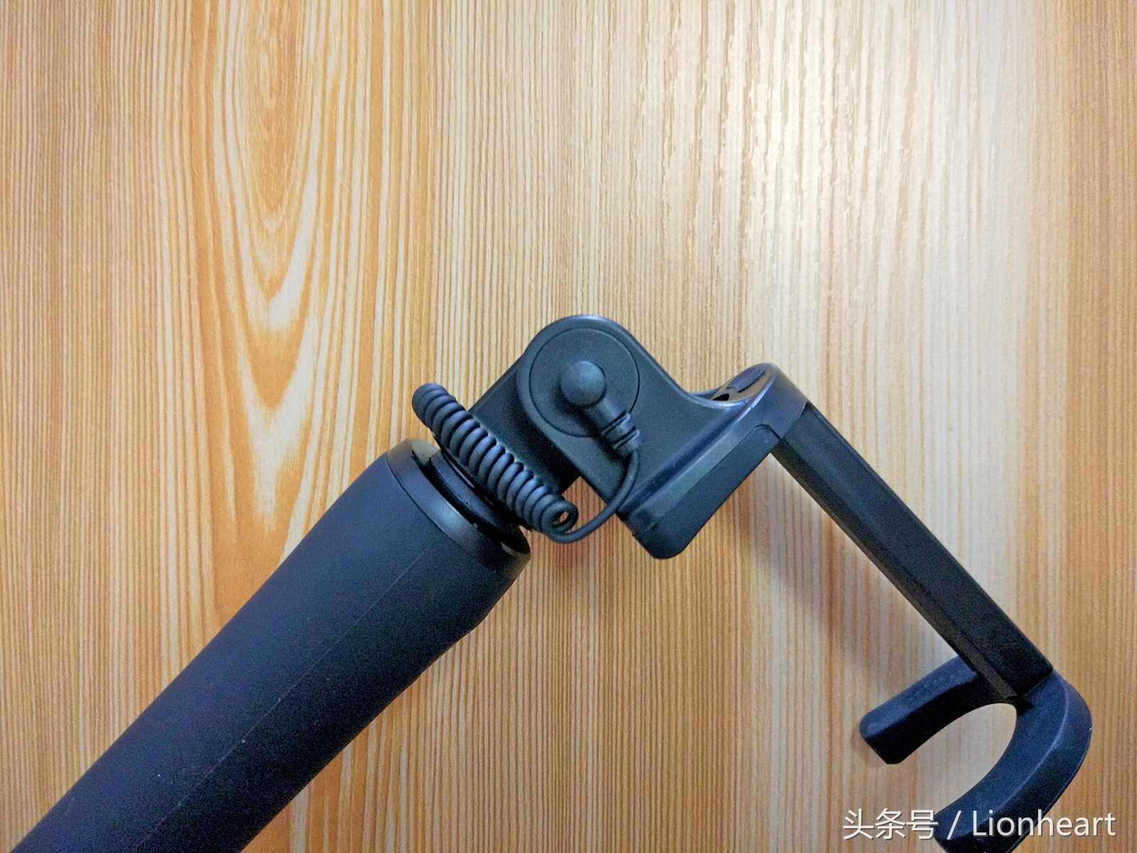 小米自拍杆最简单的方法,老款小米自拍杆使用教程