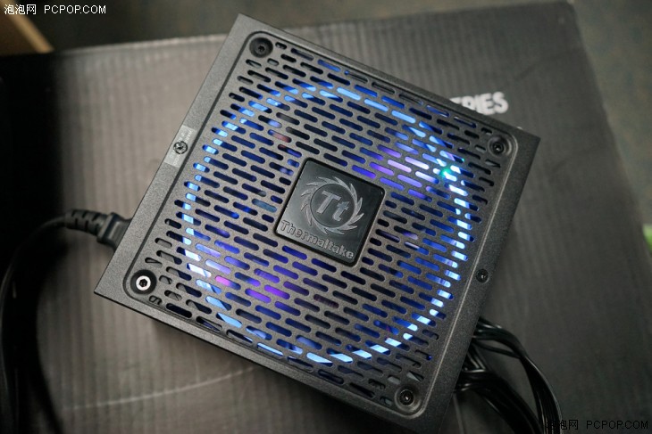 金牌全模组电源和at3.0什么区别,金牌全模组电源白色