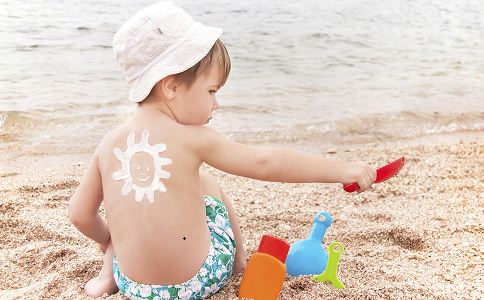 夏季宝宝防晒需谨慎，妈妈们要科学防晒