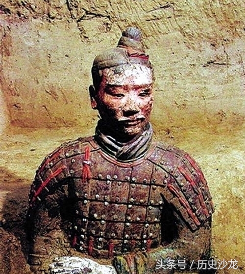 秦陵兵马俑不戴头盔,秦陵兵马俑是否有人工讲解