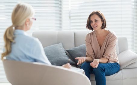 心理咨询员和心理咨询师的区别,心理医生和心理咨询师哪个赚钱多