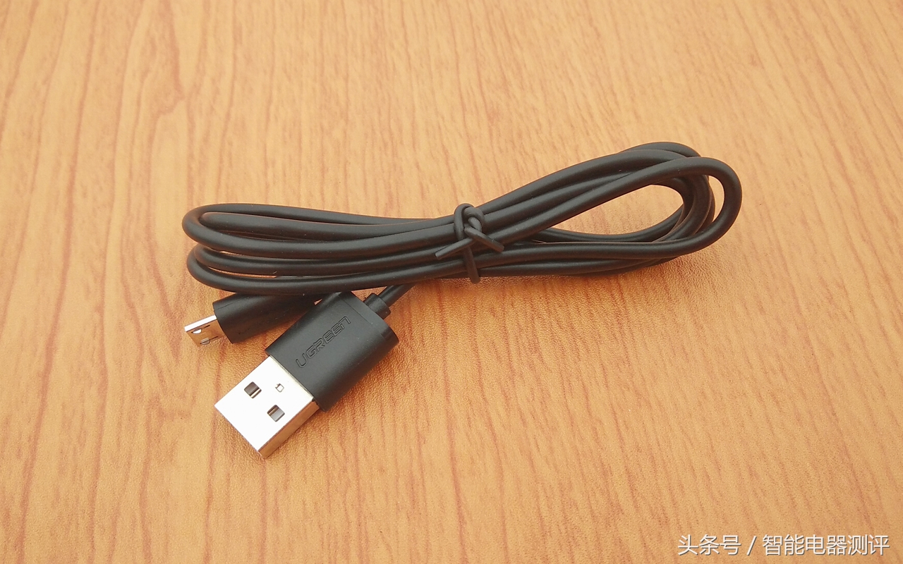 绿联hdmi转vga手机连显示器,闲置的显示器变成智能电视