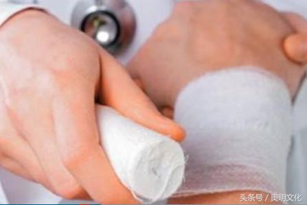 眼睛进异物不能揉！生活中常见的急救常识，赶紧码起来备用