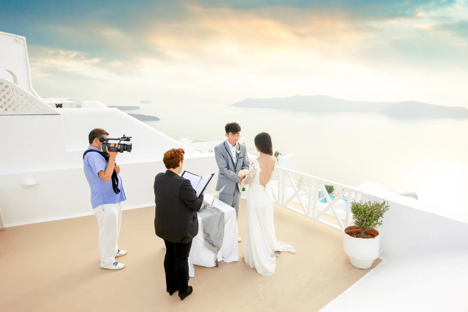 如何在欧洲办理一场西式婚礼,旅行婚礼与传统婚礼选择