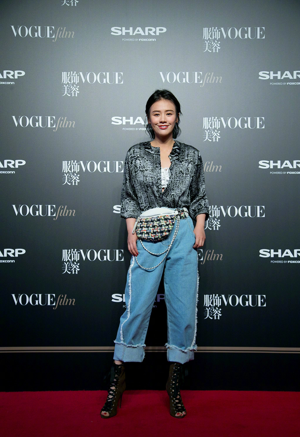 谢娜刘涛对比,刘涛双下巴对比