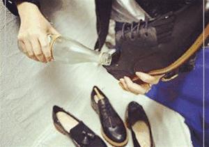 女士新鞋磨脚后跟怎么处理,如何解决新鞋磨脚的问题