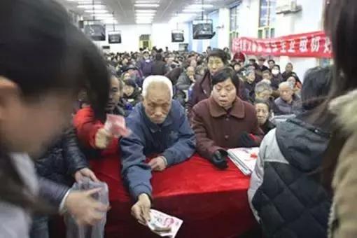 老人买保健品上当找哪个部门管用,老人甘愿被小伙欺骗买保健品后续