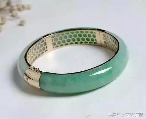 翡翠镯子断了上海哪有修复的,翡翠玉镯断了还值钱吗