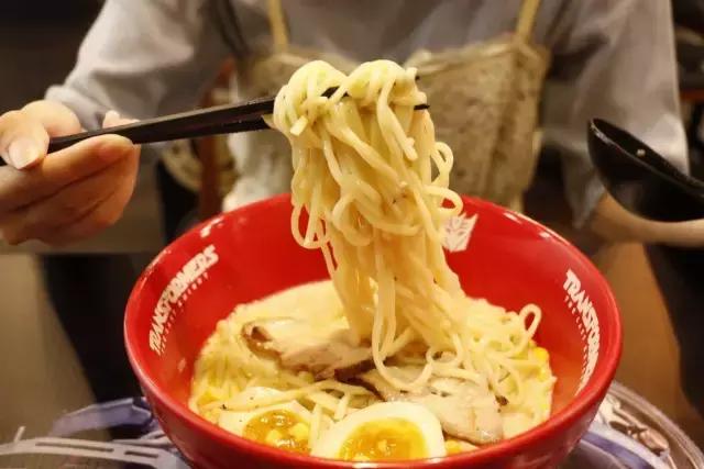 终于来西安！这家日式拉面火遍上海香港，余文乐陈奕迅都被圈粉！