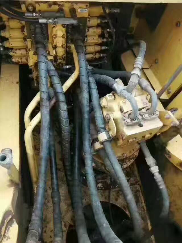 二手挖掘机分析,二手小松110挖掘机