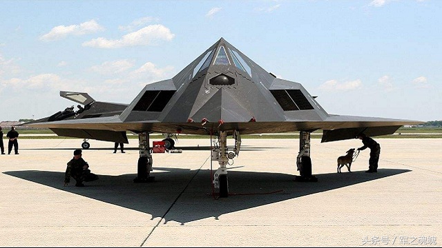 美国第一架战斗机,美国最先进的武器之一隐形战斗机