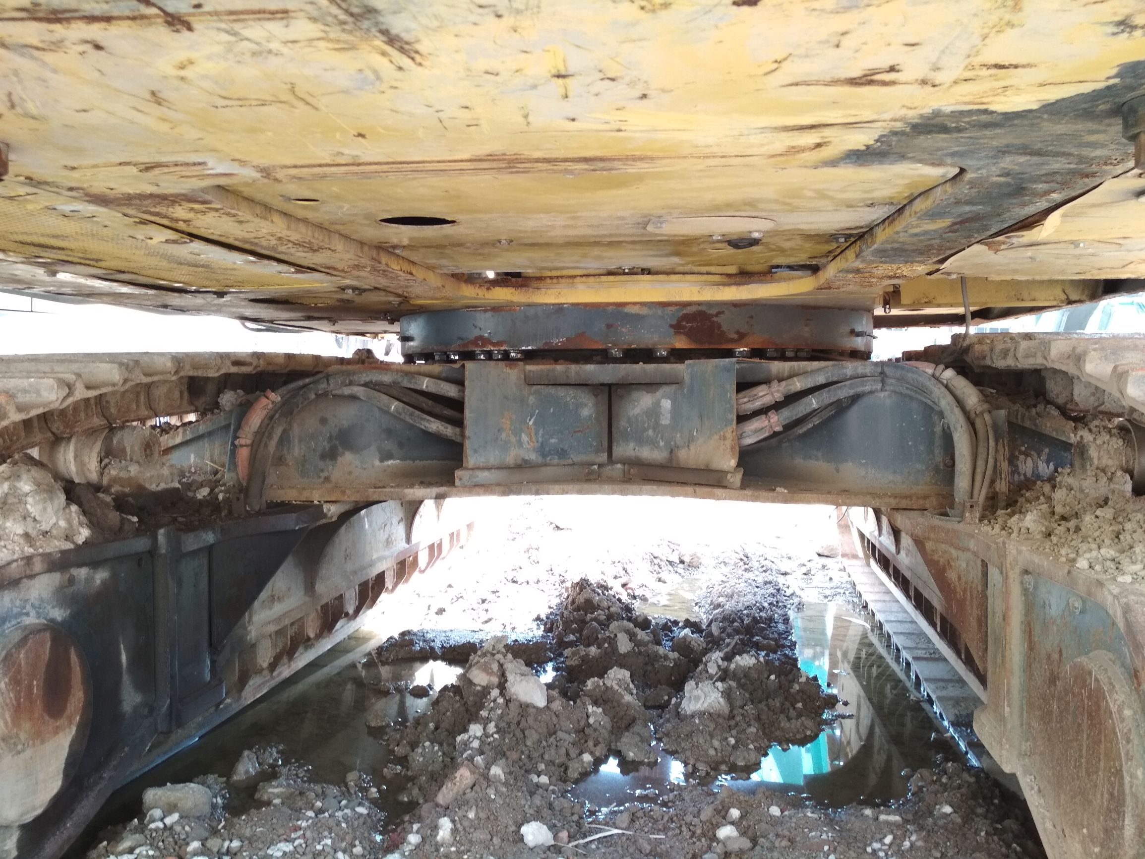 二手挖掘机分析,二手小松110挖掘机