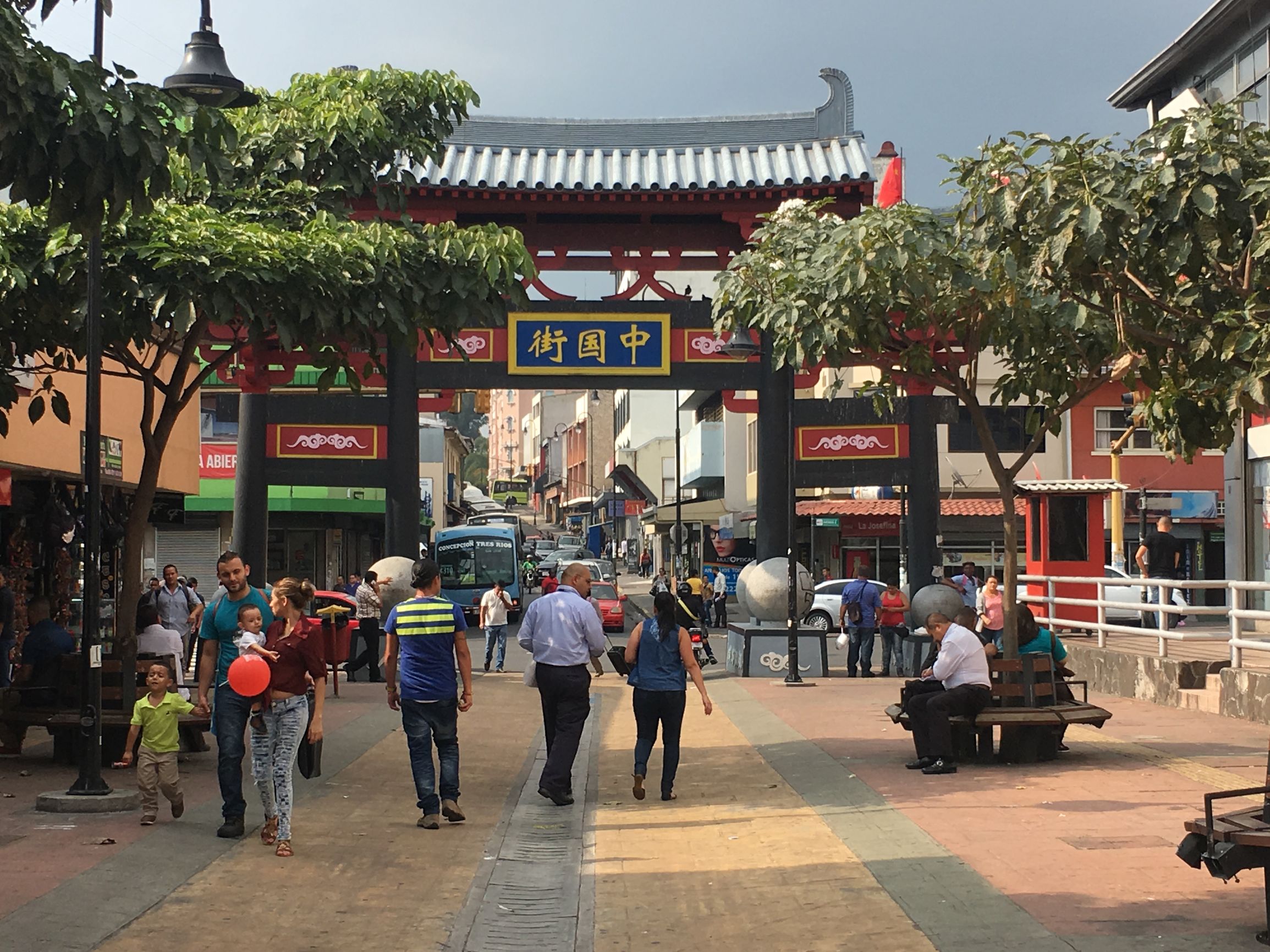 巴拿马同中国建交了吗,巴拿马和美国隔了几个国家