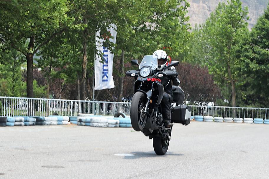 豪爵铃木dl250骑行爬山体验,豪爵铃木dl250摩旅西藏感觉怎么样