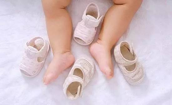给宝宝买什么牌子的凉鞋,给婴儿选凉鞋选什么牌子好