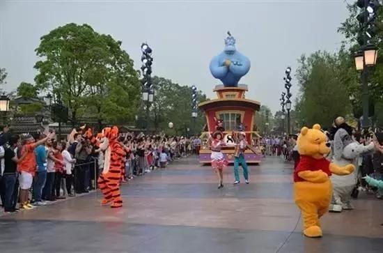 上海迪士尼乐园的门票多少钱,上海迪士尼乐园离哪个机场近