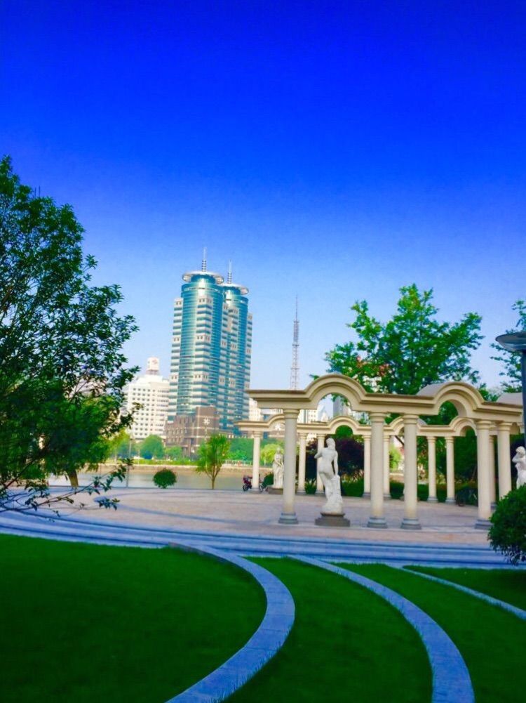 宁波是我国东南沿海城市,宁波属于东南西北