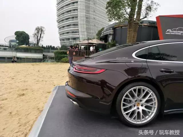 剑指马德里德比萨乌尔,全新保时捷panamera首试车