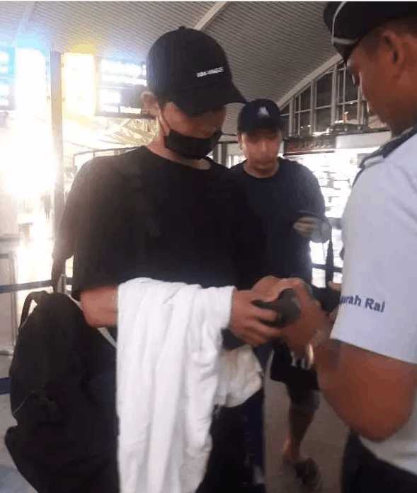 宋仲基宋慧乔搭肩同游,宋仲基宋慧乔巴厘岛甜蜜约会