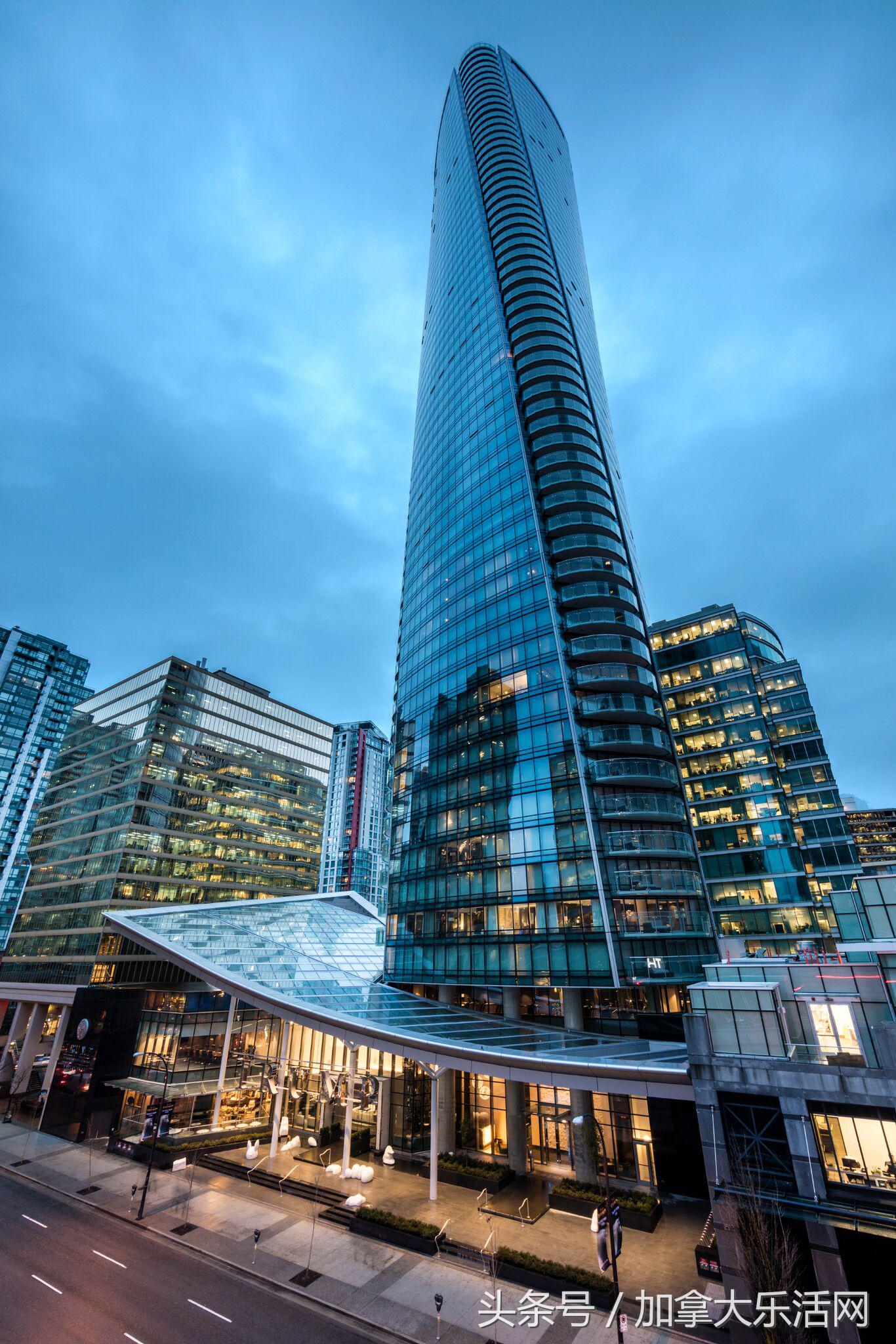 温哥华极致美食：Mott32卅二公馆ChanelNo.5鸡尾酒和北京烤鸭碰撞出的火花