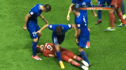 奥斯卡引发舌战！沪媒称巴西人动作不违规粤媒讽规则内耍流氓最无耻