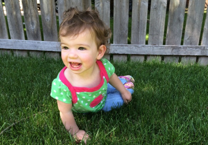 宝宝出生了该怎么办,孩子刚满月就来月经了怎么回事