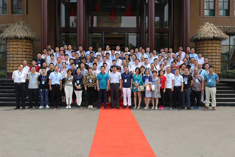 餐饮发展趋势——滨州餐饮协会百人考察团前来参观考察明档