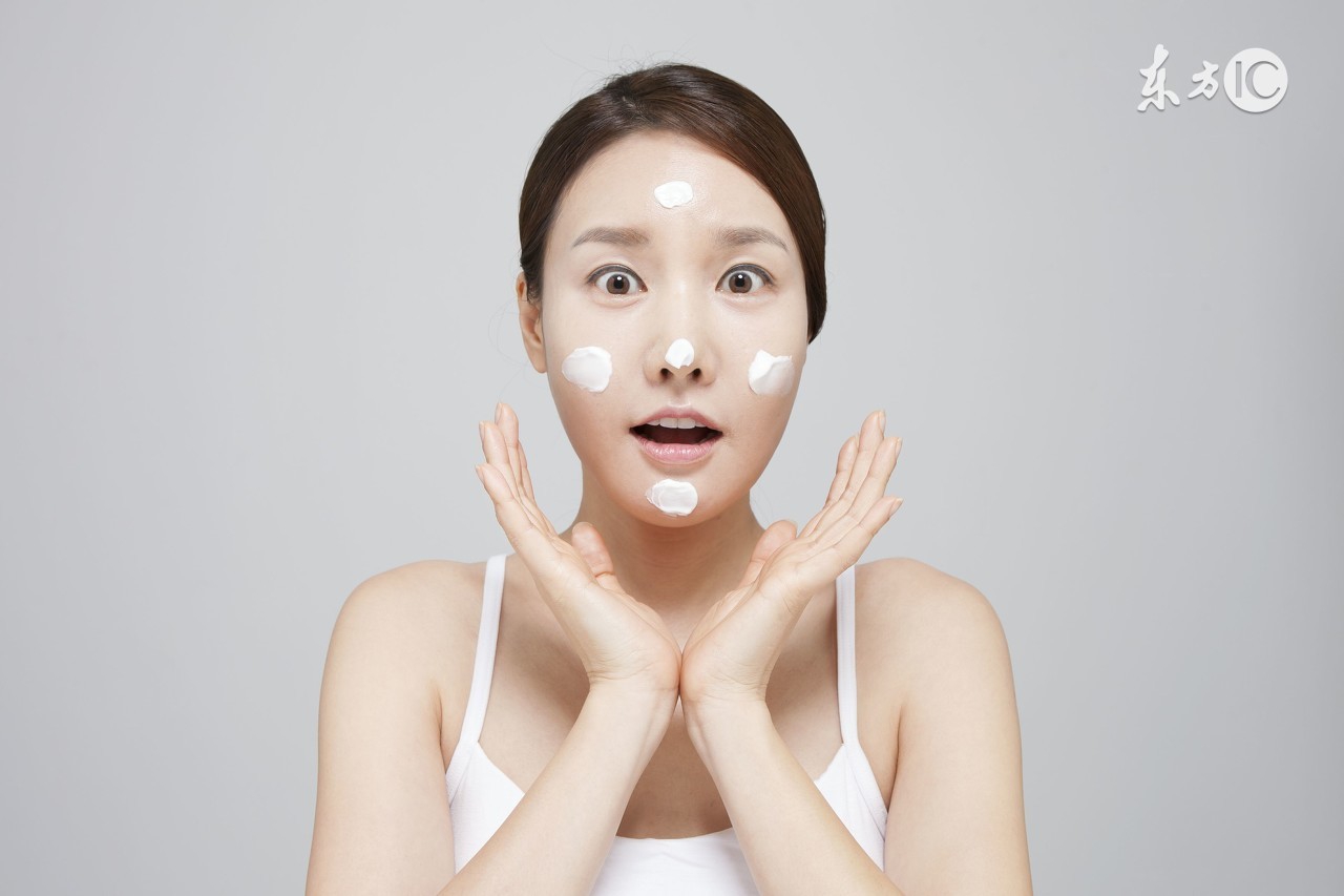 油性皮肤有痘痘怎么改善,油性皮肤在夏天怎么根治痘痘