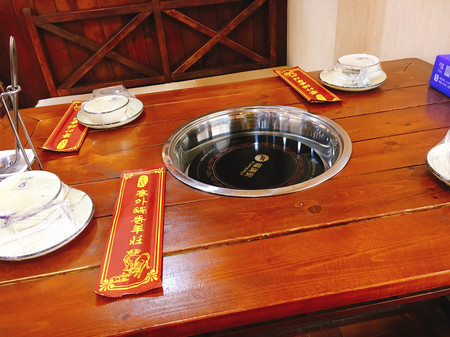 冰煮羊涮羊肉,涮羊肉在锅中翻腾的样子